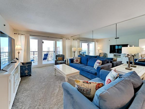 Awesome home in Fort Walton Beach with Heated swimming pool, Outdoor swimming pool and 2 Bedrooms
